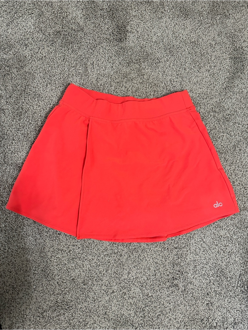 ALO soft backspin skirt red hot summer size-S